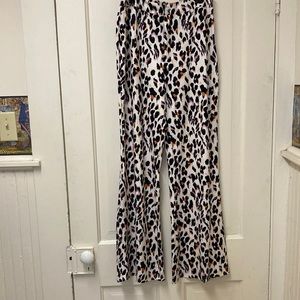 Wide leg lounge pants in silky leopard print, size extra large, 33” inseam
